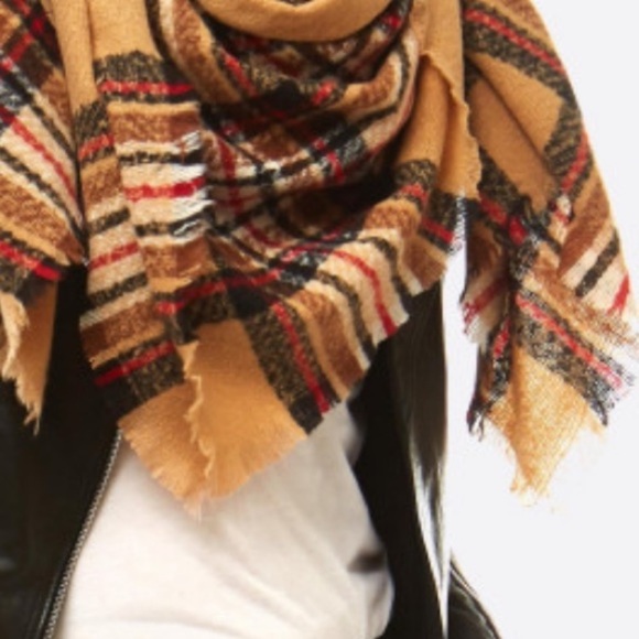 New Women’s Oversized Plaid Blanket Scarf Tan - Picture 2 of 3
